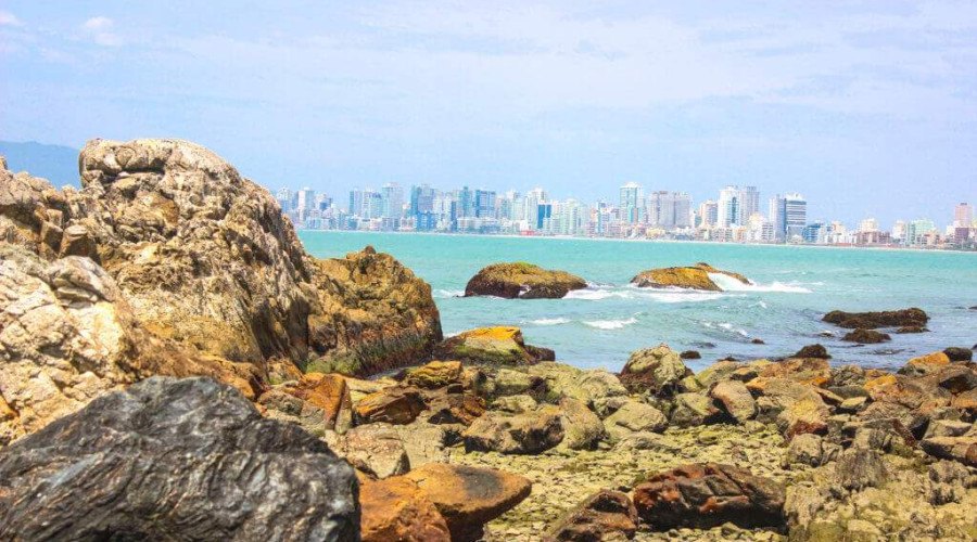 Qual a melhor praia de Itapema em Santa Catarina?